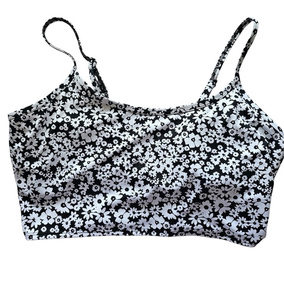 Black and White Floral Crop Top and Bike Short Set - Picture 2 of 8